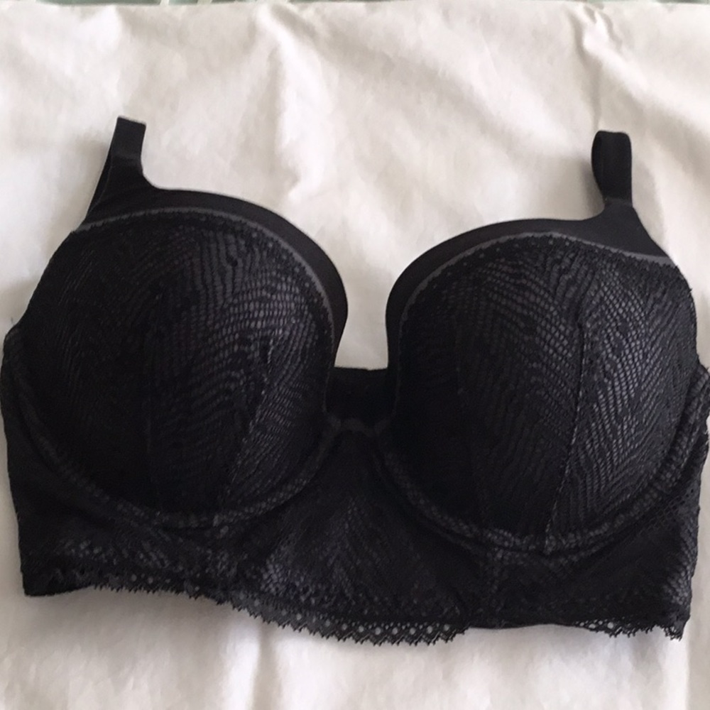 Victoria’s Secret bra. Size 36DD